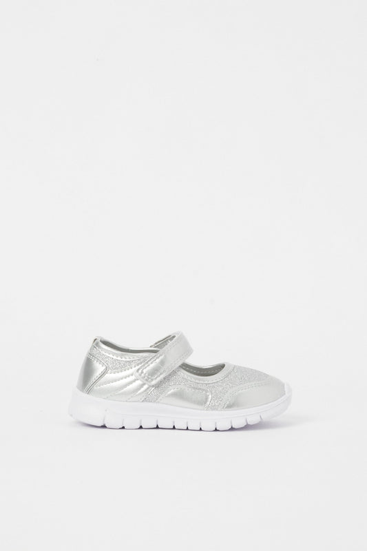 Redtag-Silver-Shimmer-Velcro-Trainer-Category:Shoes,-Colour:Silver,-Deals:New-In,-Filter:Girls-Footwear-(3-to-5-Yrs),-GIR-Trainers,-H1:FOO,-H2:GIR,-H3:TRN,-H4:CLT,-N/A,-New-In-GIR-FOO,-Non-Sale,-S23B,-Season:S23B,-Section:Girls-(0-to-14Yrs)-Girls-3 to 5 Years