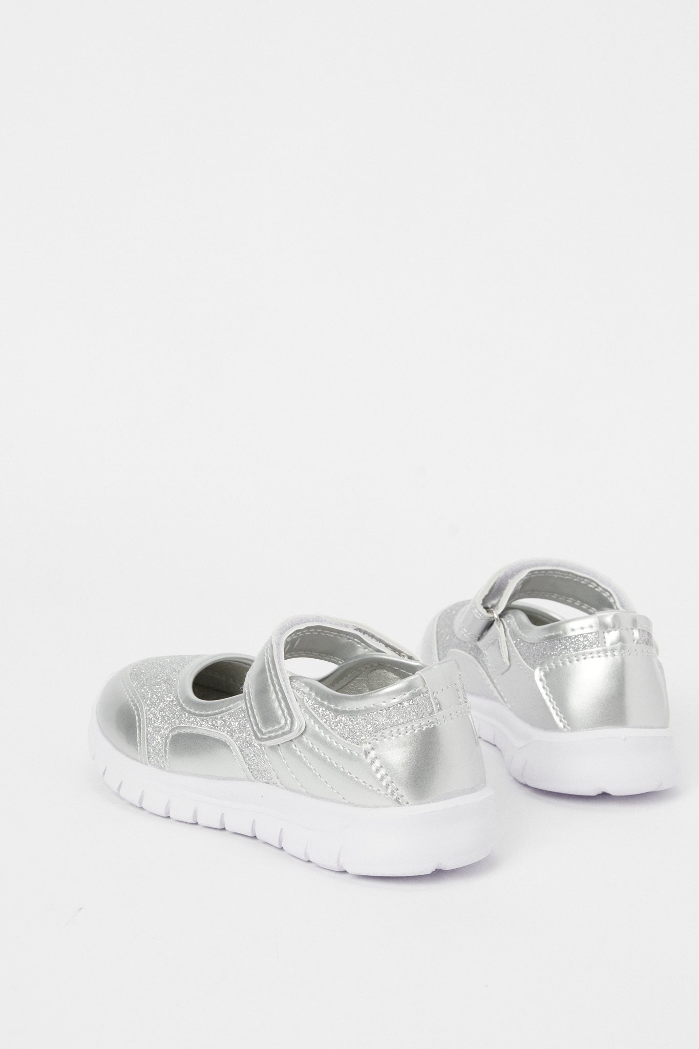 Redtag-Silver-Shimmer-Velcro-Trainer-Category:Shoes,-Colour:Silver,-Deals:New-In,-Filter:Girls-Footwear-(3-to-5-Yrs),-GIR-Trainers,-H1:FOO,-H2:GIR,-H3:TRN,-H4:CLT,-N/A,-New-In-GIR-FOO,-Non-Sale,-S23B,-Season:S23B,-Section:Girls-(0-to-14Yrs)-Girls-3 to 5 Years
