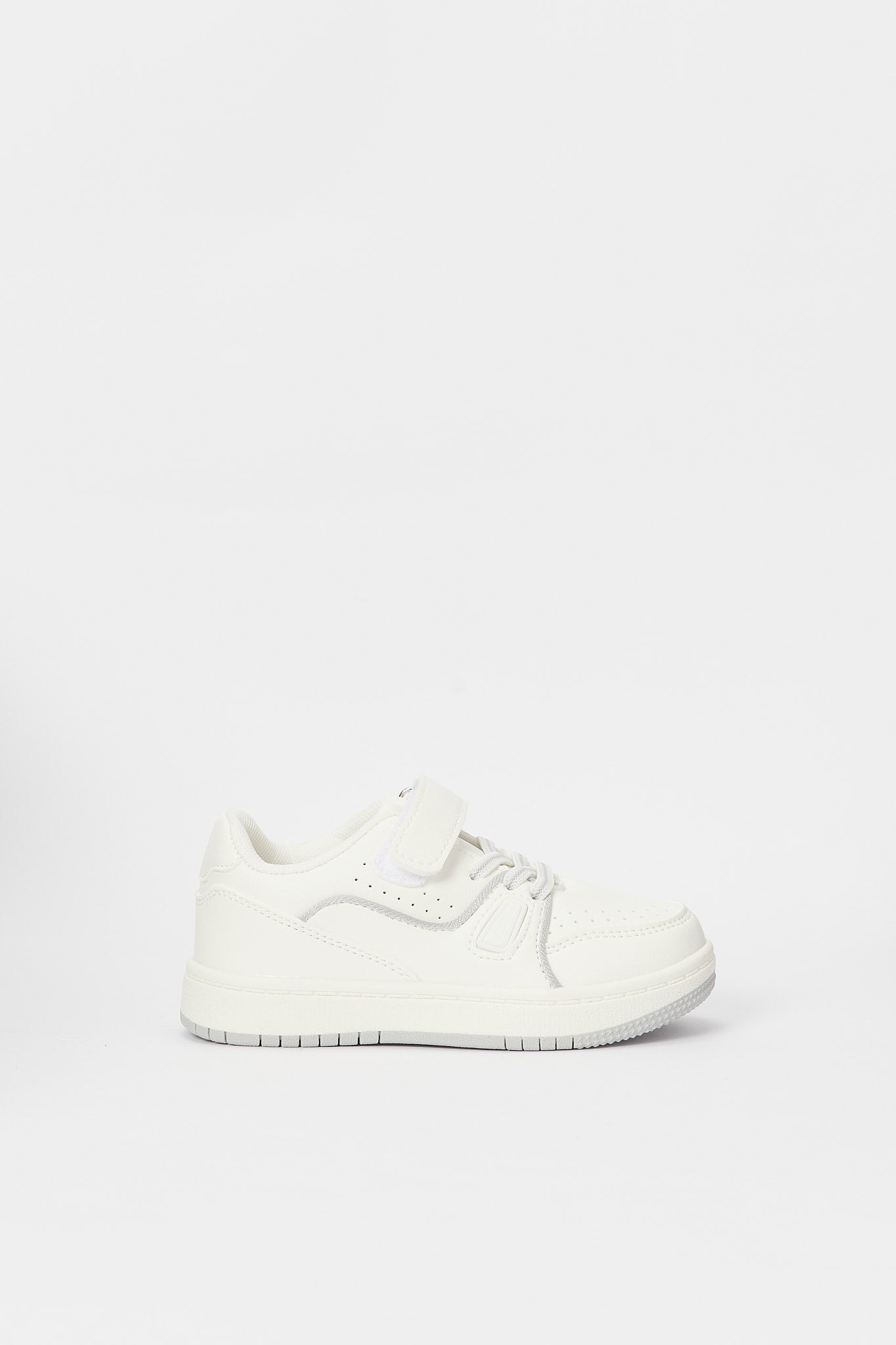Redtag-White-Material-Block-Skate-Shoe-BOY-Sandals,-Category:Shoes,-Colour:White,-Deals:New-In,-Filter:Boys-Footwear-(3-to-5-Yrs),-H1:FOO,-H2:BOY,-H3:SHO,-H4:CAH,-N/A,-New-In-BOY-FOO,-Non-Sale,-S23B,-Season:S23B,-Section:Boys-(0-to-14Yrs)-Boys-3 to 5 Years