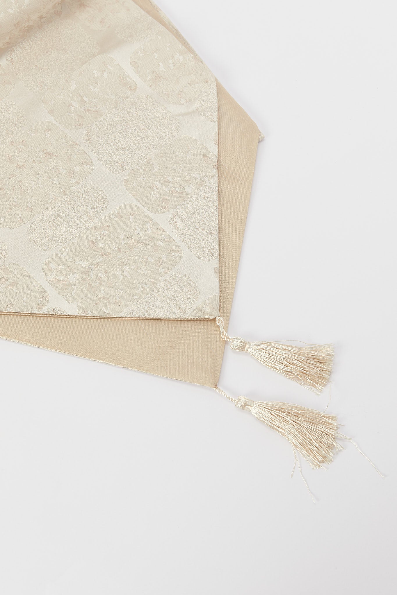Redtag-Beige-Jacquard-Table-Runner-Category:Table-Linen,-Colour:Beige,-Deals:New-In,-Filter:Home-Dining,-H1:HMW,-H2:DIN,-H3:KIS,-H4:TLN,-HMW-DIN-Kitchen-Accessories,-New-In-HMW-DIN,-Non-Sale,-S23B,-Season:S23B,-Section:Homewares-Home-Dining-
