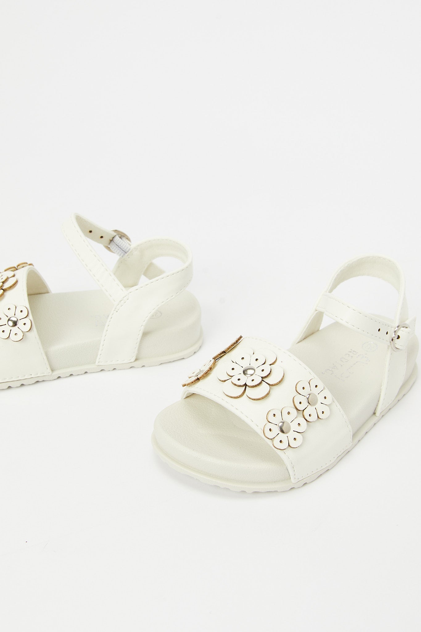 Redtag-White-Floral-Sandal-Category:Sandals,-Colour:White,-Deals:New-In,-Filter:Girls-Footwear-(3-to-5-Yrs),-GIR-Sandals,-H1:FOO,-H2:GIR,-H3:SAF,-H4:SAN,-N/A,-New-In-GIR-FOO,-Non-Sale,-S23C,-Season:S23C,-Section:Girls-(0-to-14Yrs)-Girls-3 to 5 Years
