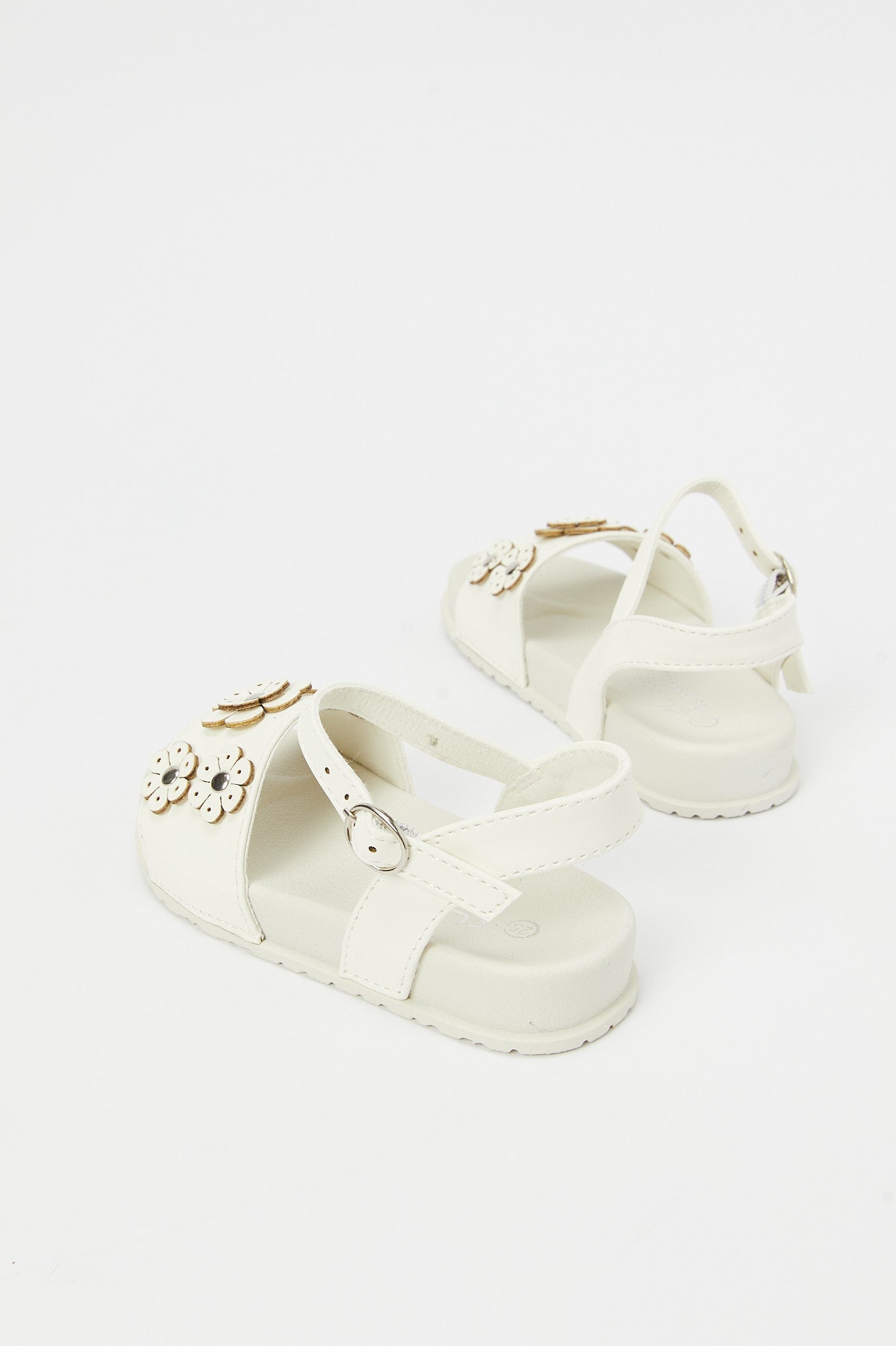 Redtag-White-Floral-Sandal-Category:Sandals,-Colour:White,-Deals:New-In,-Filter:Girls-Footwear-(3-to-5-Yrs),-GIR-Sandals,-H1:FOO,-H2:GIR,-H3:SAF,-H4:SAN,-N/A,-New-In-GIR-FOO,-Non-Sale,-S23C,-Season:S23C,-Section:Girls-(0-to-14Yrs)-Girls-3 to 5 Years
