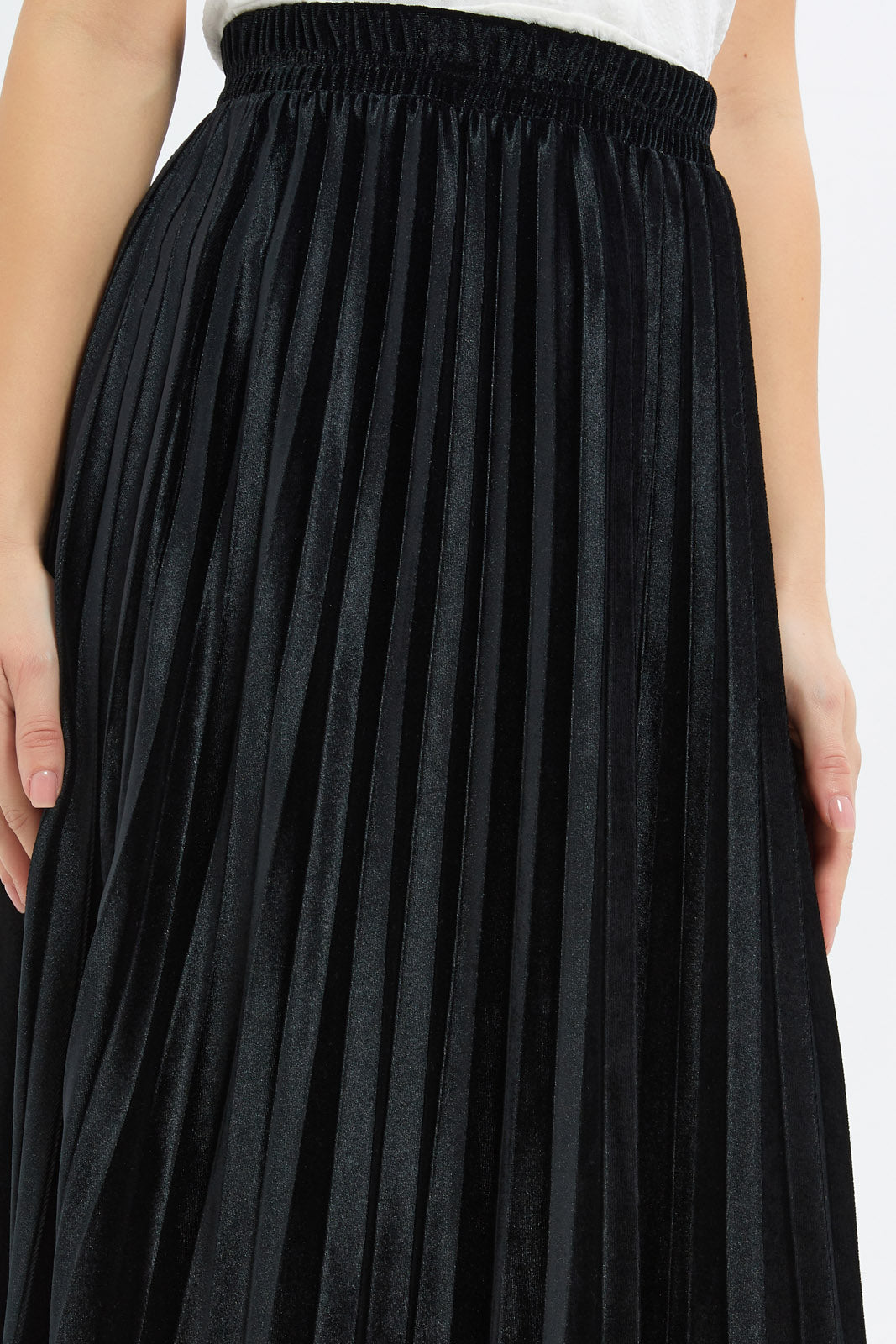 Redtag-Women-Black-Pleated-Skirt-Category:Skirts,-Colour:Black,-Deals:New-In,-Filter:Women's-Clothing,-H1:LWR,-H2:LEC,-H3:SKT,-H4:CAK,-LEC,-LEC-Skirts,-New-In-LEC-APL,-Non-Sale,-S23C,-Season:S23C,-Section:Women-Women's-