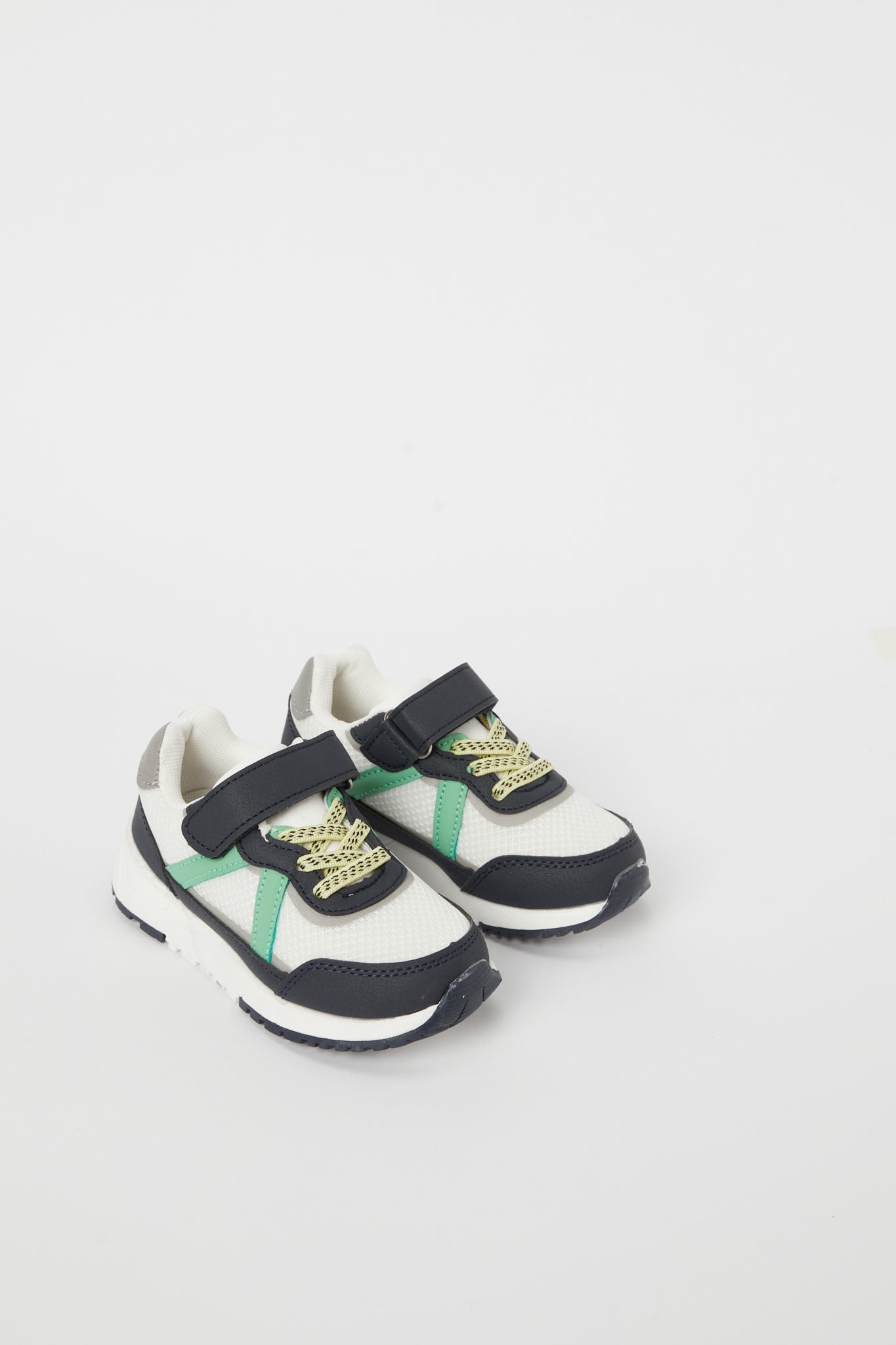 Redtag-White-Color-Block-Sneaker-BOY-Trainers,-Category:Trainers,-Colour:White,-Deals:New-In,-Filter:Boys-Footwear-(3-to-5-Yrs),-H1:FOO,-H2:BOY,-H3:TRN,-H4:CLT,-N/A,-New-In-BOY-FOO,-Non-Sale,-S23C,-Season:S23C,-Section:Boys-(0-to-14Yrs)-Boys-3 to 5 Years