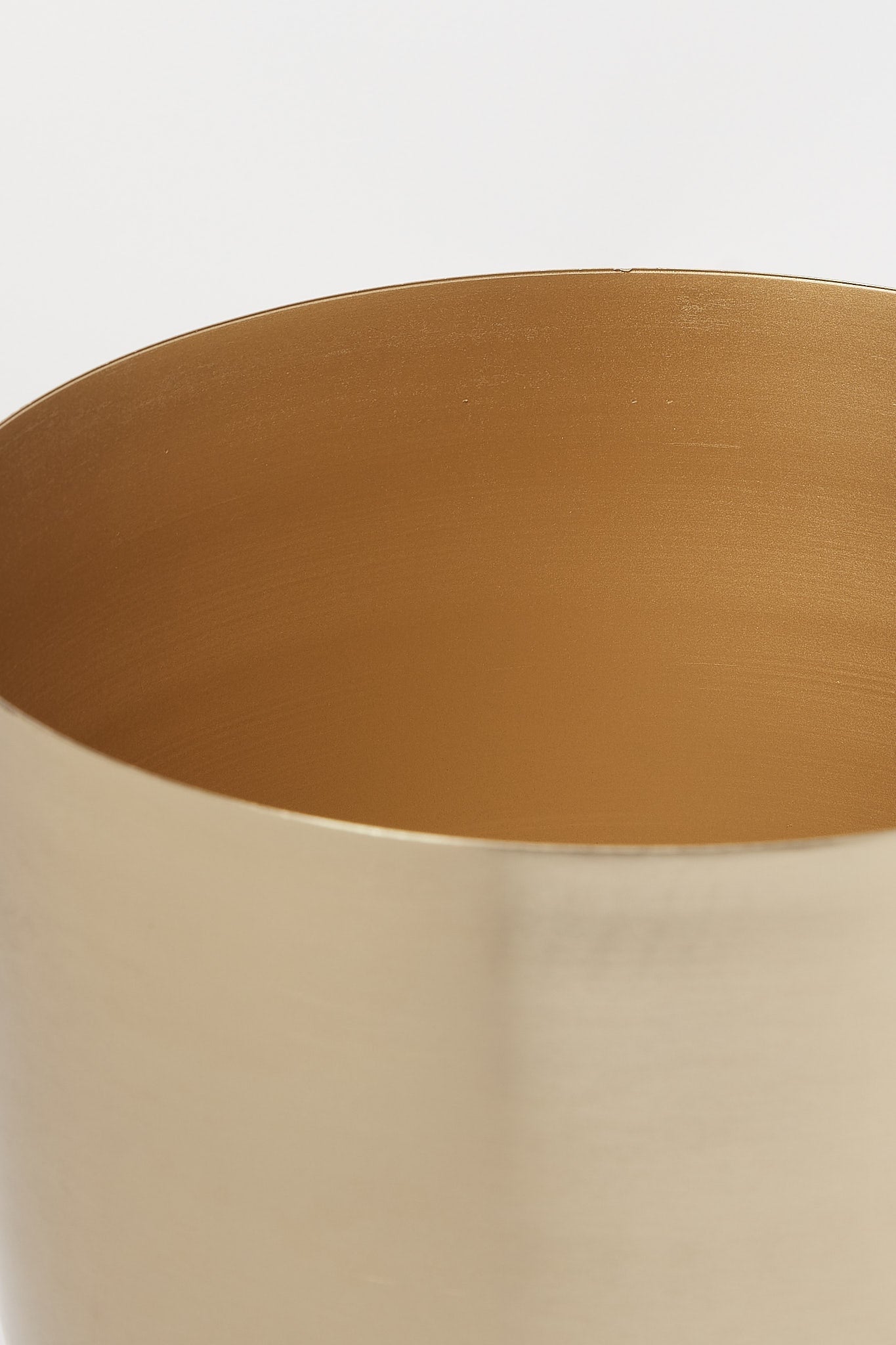 Redtag-Gold-Planter-Plain-Category:Plants-&-Flowers,-Colour:Gold,-Deals:New-In,-Filter:Home-Decor,-H1:HMW,-H2:HOM,-H3:DEA,-H4:VSS,-HMW-HOM-Decorative-Accessories,-New-In-HMW-HOM,-Non-Sale,-S23B,-Season:S23B,-Section:Homewares-Home-Decor-