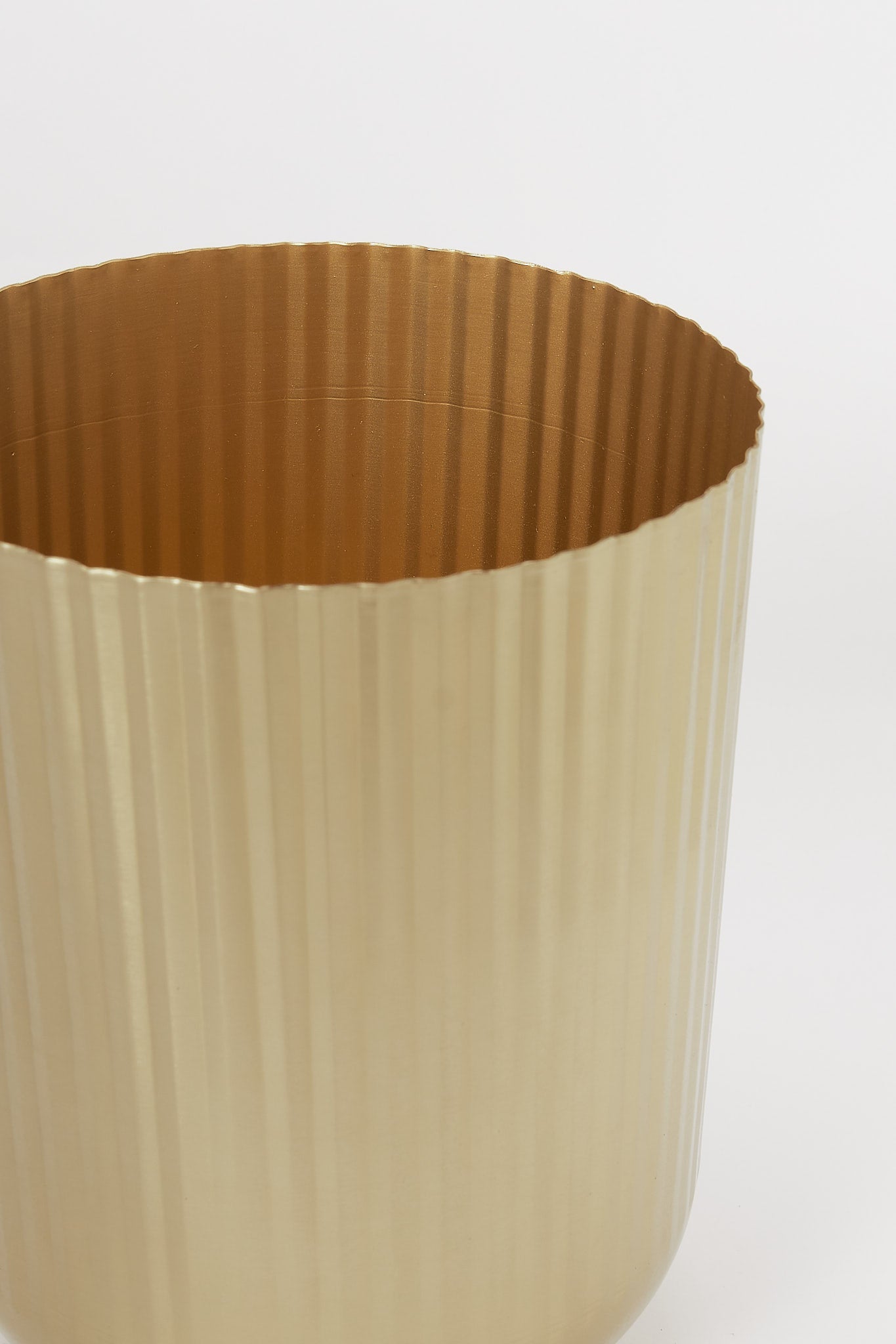 Redtag-Gold-Striped-Planter-Category:Plants-&-Flowers,-Colour:Gold,-Deals:New-In,-Filter:Home-Decor,-H1:HMW,-H2:HOM,-H3:DEA,-H4:VSS,-HMW-HOM-Decorative-Accessories,-New-In-HMW-HOM,-Non-Sale,-S23B,-Season:S23B,-Section:Homewares-Home-Decor-
