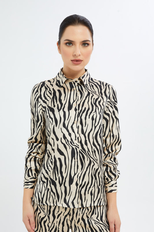 Redtag-Women-Assorted-Collared-Blouse-Category:Blouses,-Colour:Assorted,-Deals:New-In,-Filter:Women's-Clothing,-H1:LWR,-H2:LEC,-H3:BLO,-H4:CBL,-LEC,-LEC-Blouses,-New-In-LEC-APL,-Non-Sale,-S23C,-Season:S23C,-Section:Women-Women's-