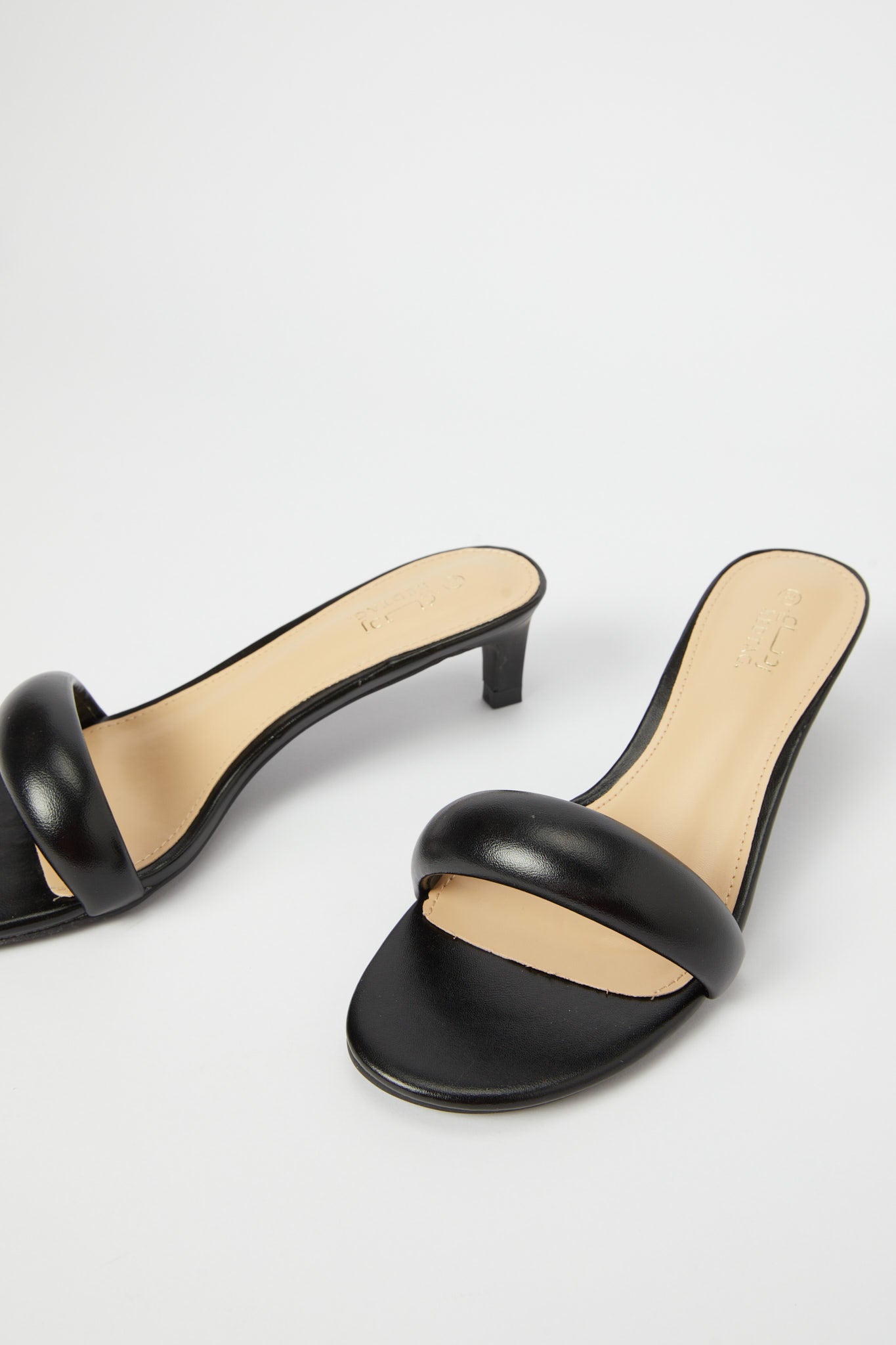 Redtag-Black-Padded-Mule-Category:Sandals,-Colour:Black,-Deals:New-In,-Filter:Women's-Footwear,-H1:FOO,-H2:LAD,-H3:SAF,-H4:SAN,-Heels,-LEC-Sandals,-N/A,-New-In-Women-FOO,-Non-Sale,-S23B,-Season:S23B,-Section:Women-Women's-