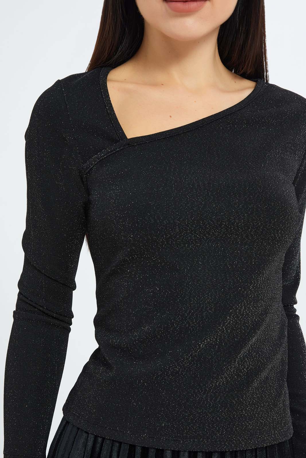 Redtag-Women-Black-Asymetric-Top-Category:Tops,-Colour:Black,-Deals:New-In,-Filter:Women's-Clothing,-H1:LWR,-H2:LEC,-H3:JYT,-H4:FJT,-LEC,-LEC-Tops,-New-In-LEC-APL,-Non-Sale,-S23C,-Season:S23C,-Section:Women-Women's-