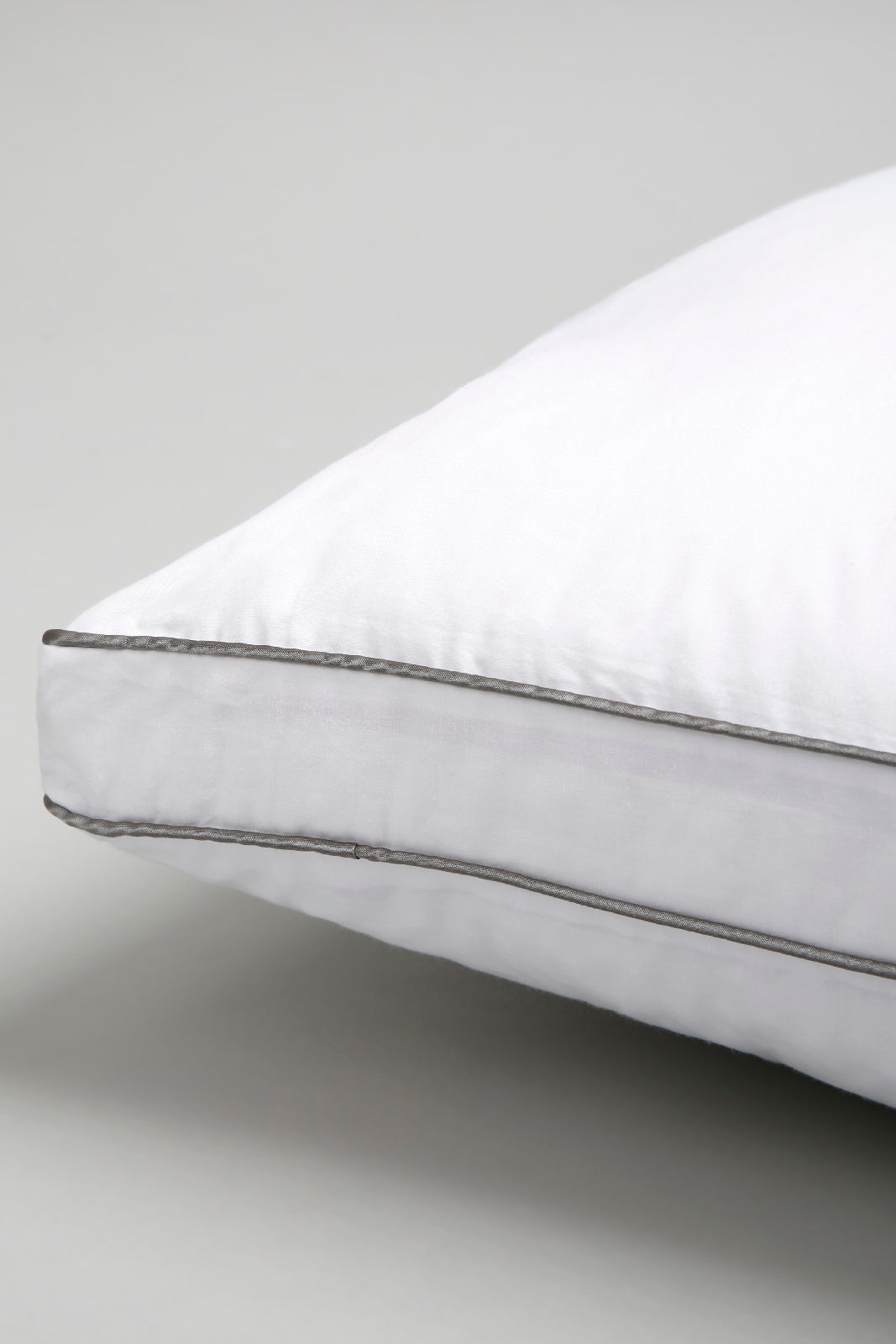 White Comfort Pillow (1 Piece)